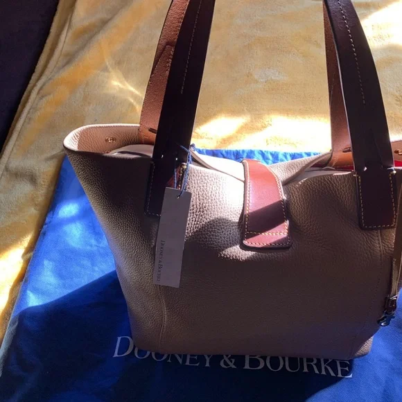 Dooney & Bourke Leather Satchel Bag. New with tags. Never used. - Picture 2 of 6